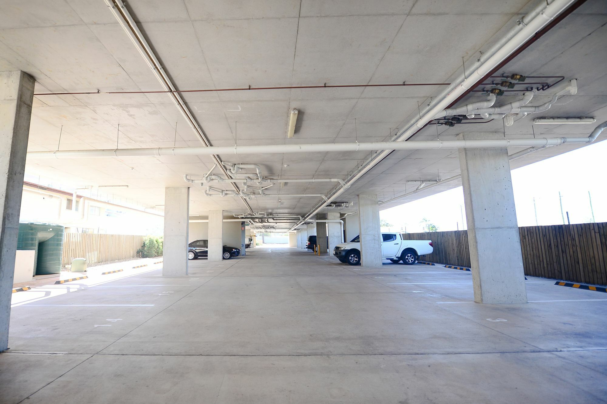 Oaks Moranbah Suites Bagian luar foto
